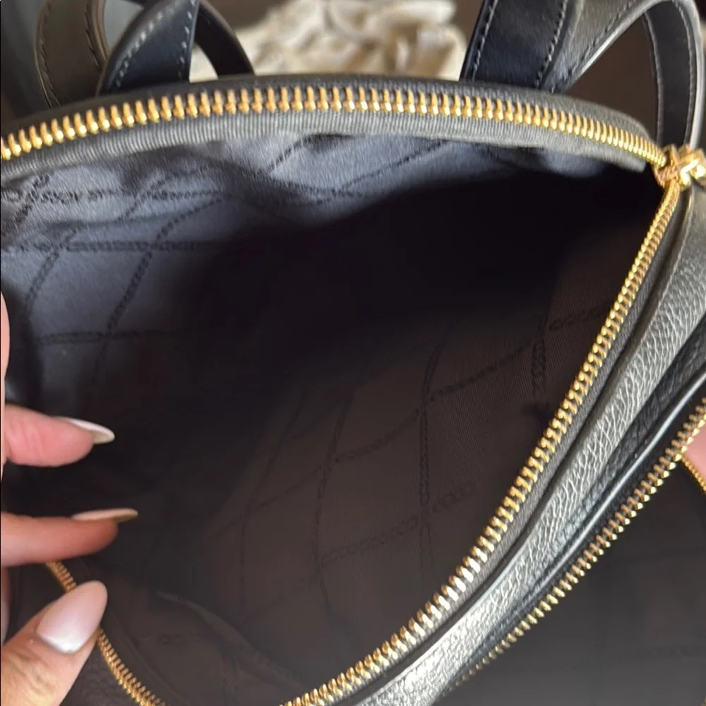 Michael Kors Black Backpack with Structured Shape and Modern Design - Picture 4 of 4